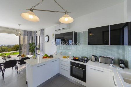 Exclusive Villa with Panoramic View - 9