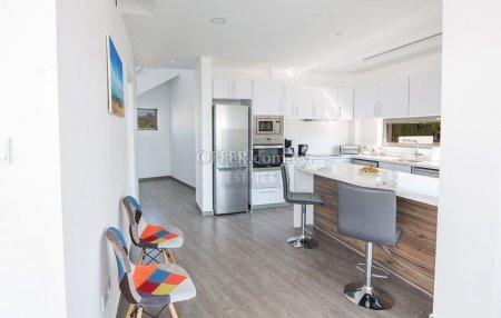 Contemporary 4 Bedroom Villa in Ayia Napa, Nissi Beach - 7
