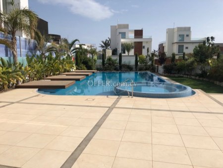 Stunning, Six Bedroom Villa with Sea Views - 7