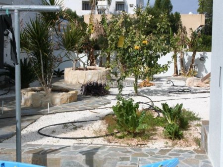 Villa with Unobstructed Sea Views in Cape Greco - 4
