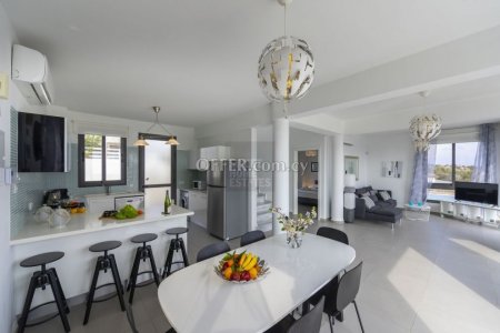 Exclusive Villa with Panoramic View - 4