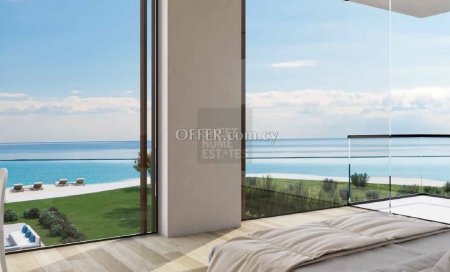 Modern Seafront Villa in a Prime Location - 4