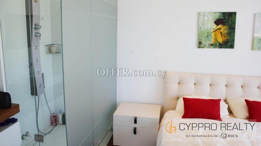 Seafront 2 Bedroom Apartment in Tourist Area - 5