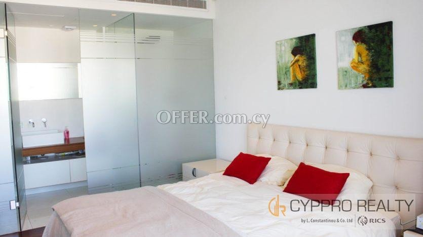 Seafront 2 Bedroom Apartment in Tourist Area - 4
