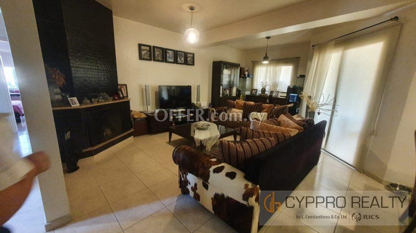 3 Bedroom Apartment in City Center - 5