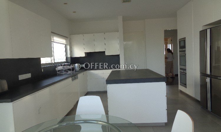 Stunning, Spacious 3 bedroom whole apartment - 6