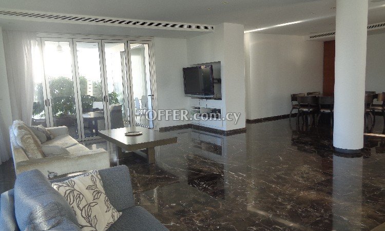 Stunning, Spacious 3 bedroom whole apartment - 3