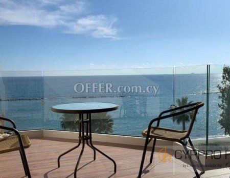 Beachfront 2 Bedroom Apartment in Agios Tychonas