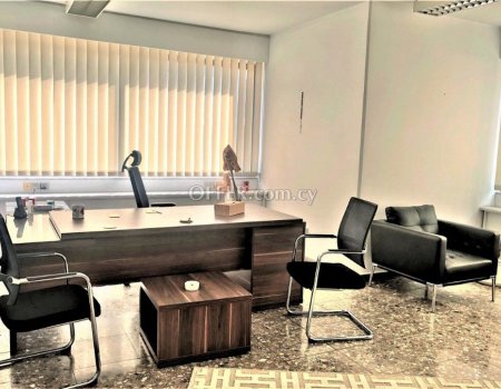 OFFICE for RENT 250sqm, Town centre, Makarios Avenue, Limassol. - 4