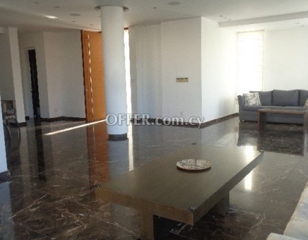 Stunning, Spacious 3 bedroom whole apartment - 1