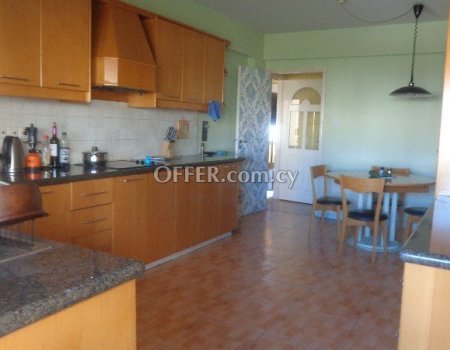 3 Bedroom 156m2 spacious apartment ideal for office use - 3