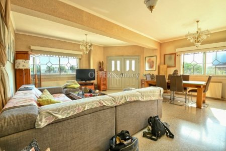 4 Bedroom Villa For Sale in Deryneia Village - 3