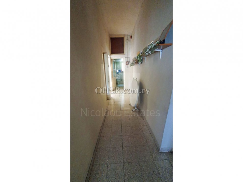 Old house of three bedrooms in Agios Dometios very close to 2 universities suitable for development - 3