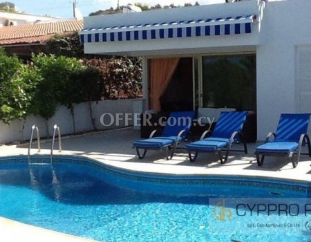 Beachfront 3 Bedroom Villa in Kissonerga - 9