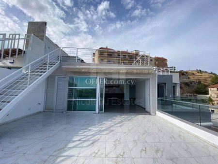 Penthouse for sale in Germasogia area with common swimming pool and sea view - 5