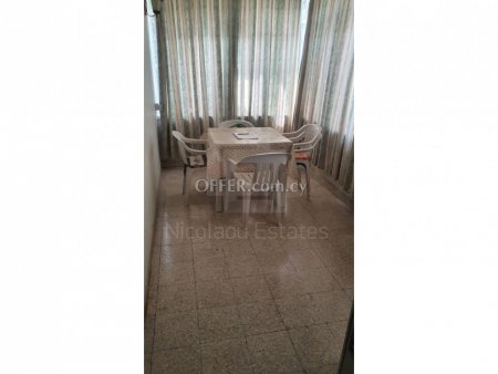 Old house of three bedrooms in Agios Dometios very close to 2 universities suitable for development - 9
