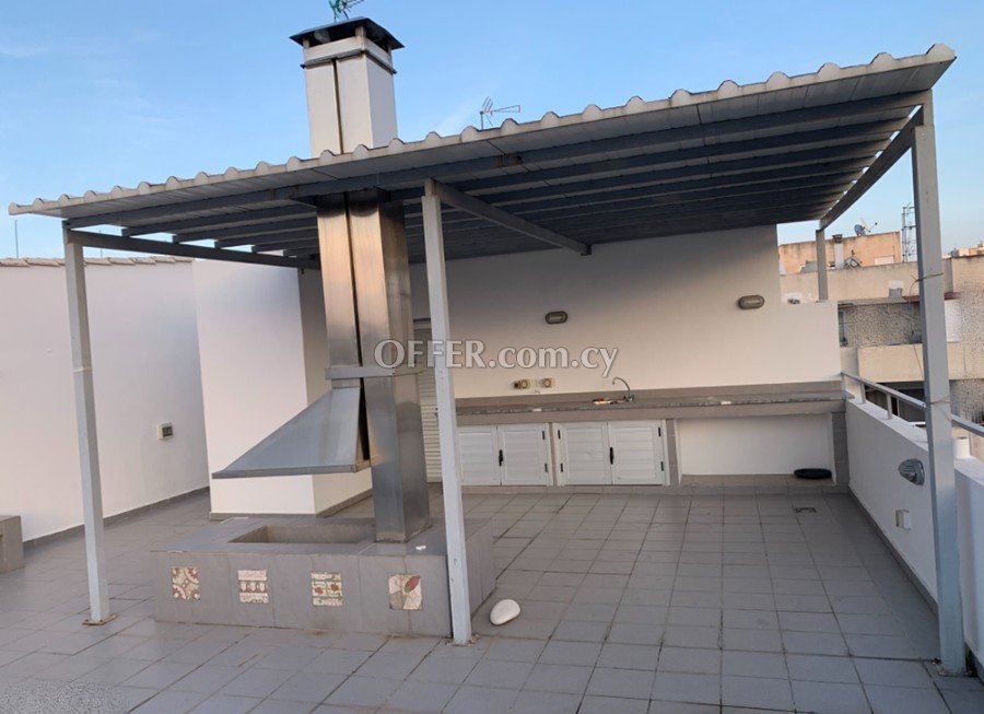 For Sale, Three-Bedroom Luxury Penthouse in Agioi Omologites - 9