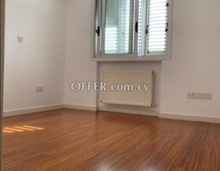 For Sale, Three-Bedroom Luxury Penthouse in Agioi Omologites - 4