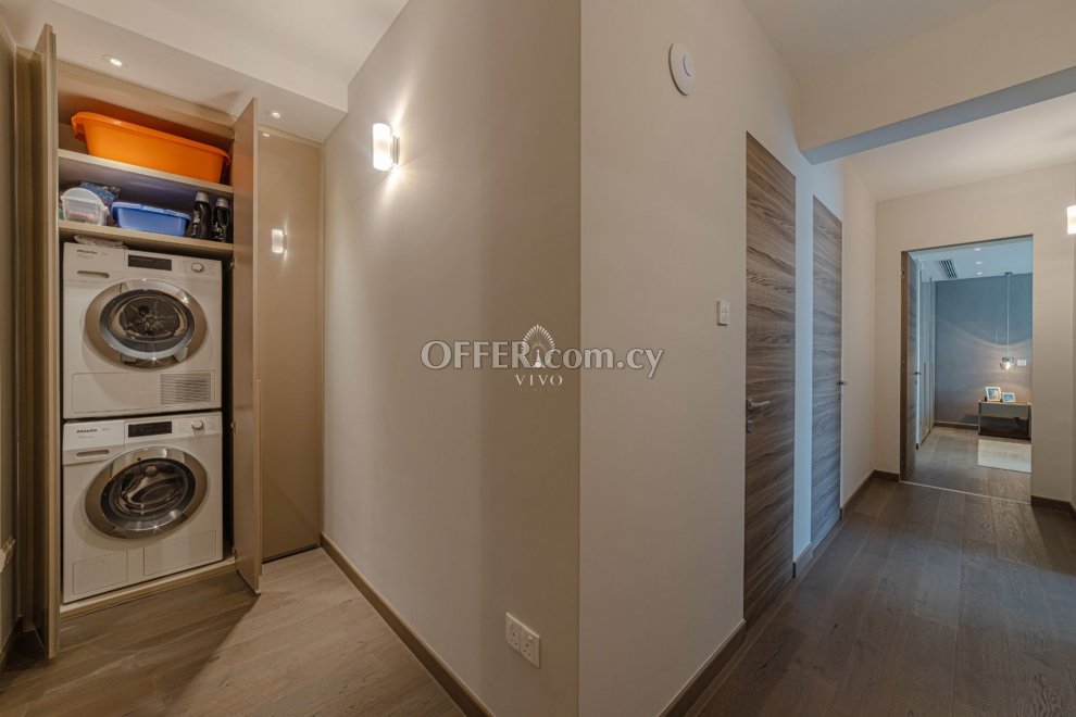 LUXURIOUS FOUR BEDROOM APARTMENT IN PYRGOS TOURIST AREA - 3