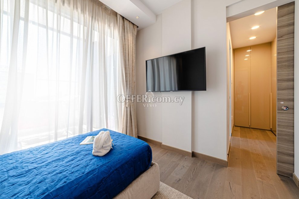 LUXURIOUS FOUR BEDROOM APARTMENT IN PYRGOS TOURIST AREA - 2