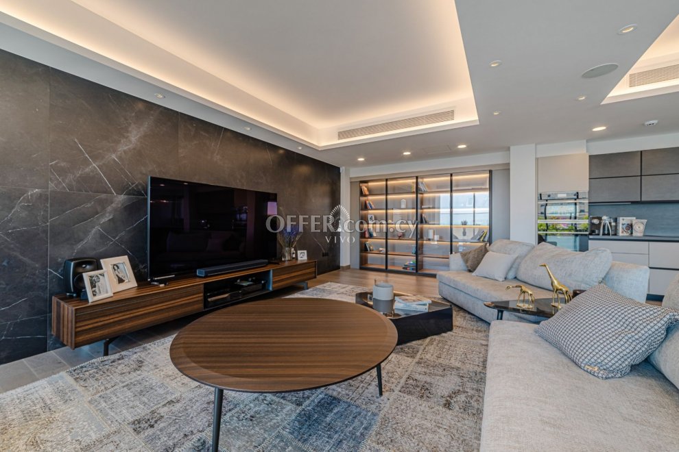 LUXURIOUS FOUR BEDROOM APARTMENT IN PYRGOS TOURIST AREA - 10