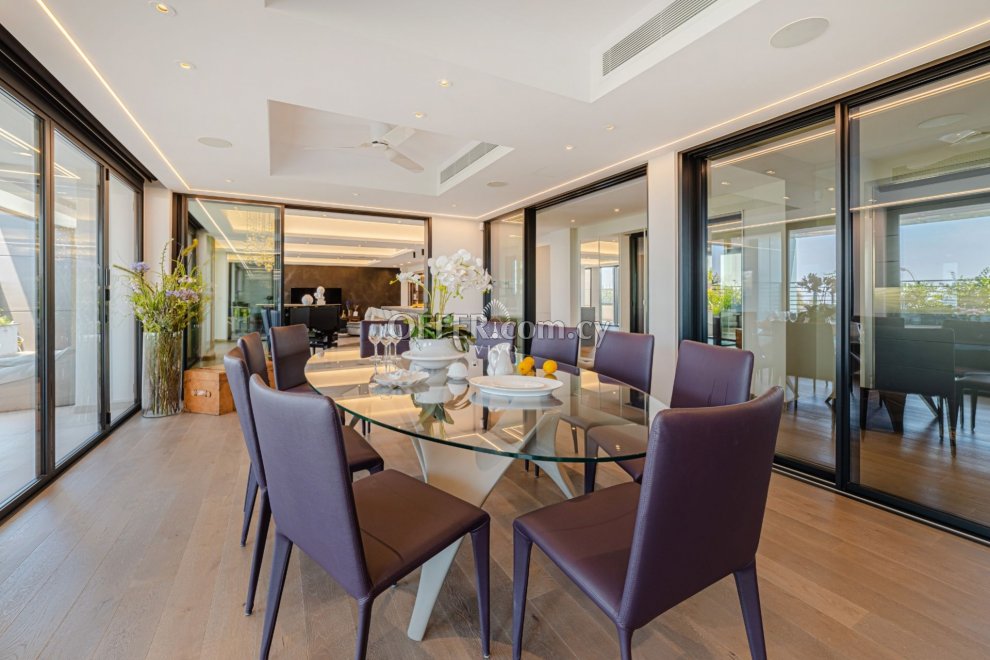 LUXURIOUS FOUR BEDROOM APARTMENT IN PYRGOS TOURIST AREA - 8