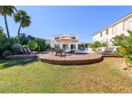 Luxury beachfront five bedroom villa in Kappari Protaras with private swimming pool and unobstructed sea views - 7