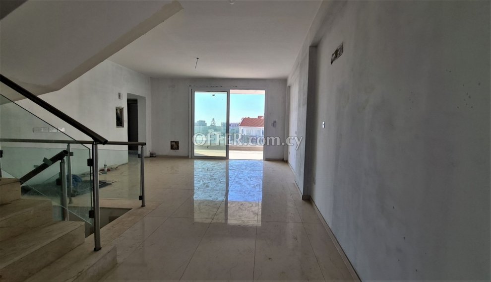 New 3 floor House in the Center of Paphos - 11