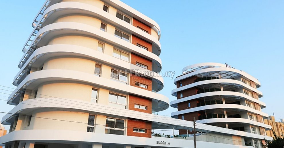 Spectacular Penthouse Apartment with Unobstructed Sea Views - 1