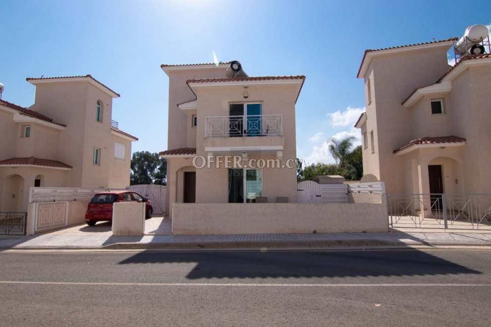 Beautiful Detached Villa with Title Deeds in Pernera - 1
