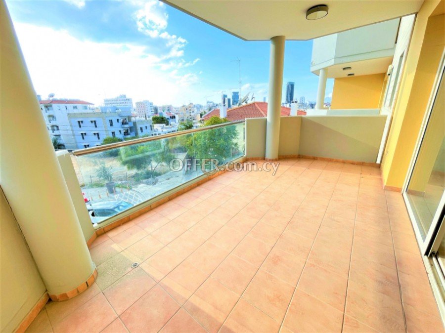 Luxurious 3 bedroom 156m² apartment with a wonderful view of Nicosia, available for sale in a prime location of ​​Lykabittos, close to the Landmark Hotel. The apartment is situated - 2