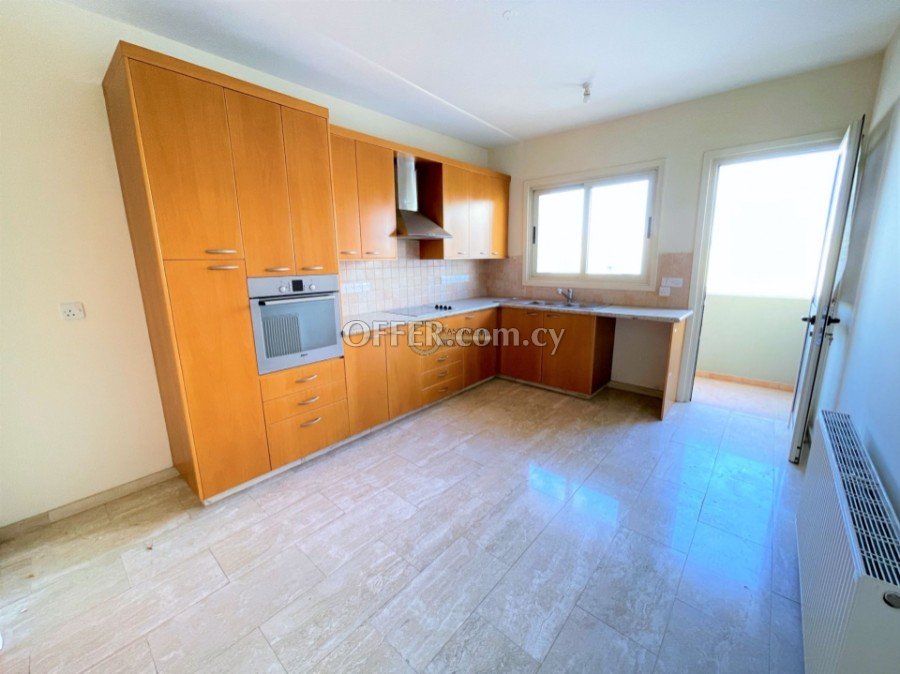 Luxurious 3 bedroom 156m² apartment with a wonderful view of Nicosia, available for sale in a prime location of ​​Lykabittos, close to the Landmark Hotel. The apartment is situated - 6