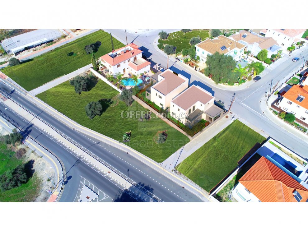 Luxury four bedroom house with photovoltaic system and underfloor heating for sale in Latsia GSP area - 3