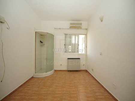 Three bedroom apartment in a very good location in Agios Dometios Agios Pavlos area - 3