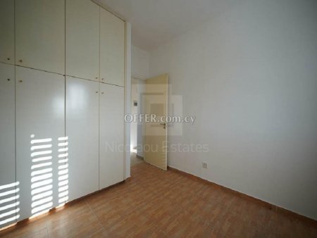 Three bedroom apartment in a very good location in Agios Dometios Agios Pavlos area - 2