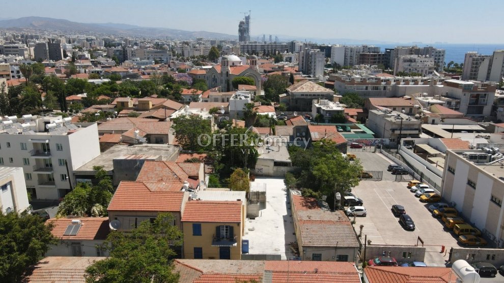 MODERN TWO BEDROOM APARTMENT IN THE HISTORICAL CITY CENTER - 3