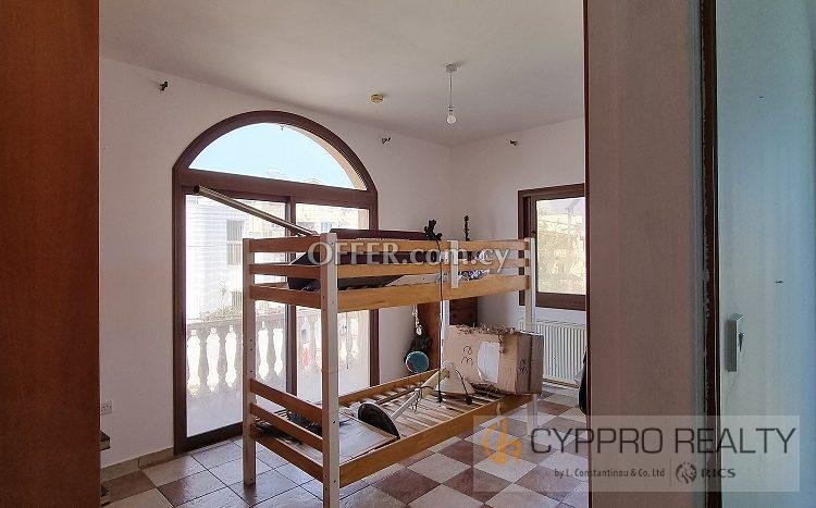 5 Bedroom House in Agios Athanasios - 8