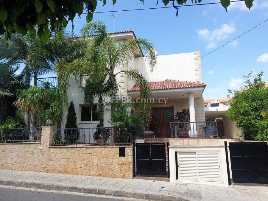 A LUXURIOUS 4BEDROOM HOUSE IN THE UPSCALE AREA OF COLUMBIA LIMASSOL - 4