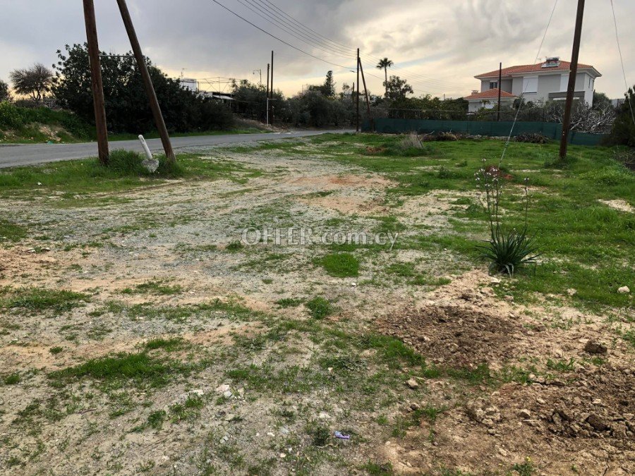 Residential plot with a total area of 1480 m² for sale in an excellent location in Kato Polemidia - 4