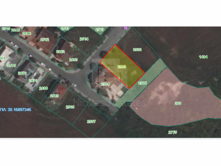 Big plot in Palouriotissa in a quiet residential area - 1