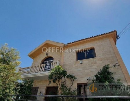 5 Bedroom House in Agios Athanasios