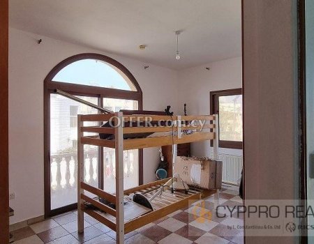 5 Bedroom House in Agios Athanasios - 3