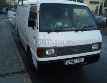 1997 Mazda Ε2200 2.2L Diesel Manual Van/Minivan - 1