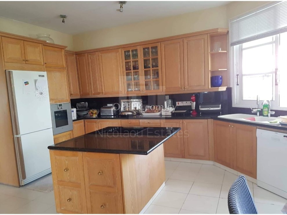 Four bedroom penthouse for rent in Strovolos Stavros area close to all amenities - 9