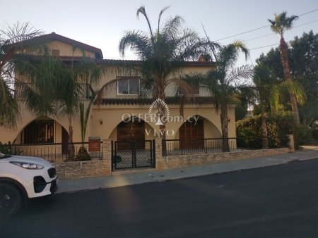 LOVELY 5 BEDROOM HOUSE FOR RENT IN MESA GEITONIA AREA