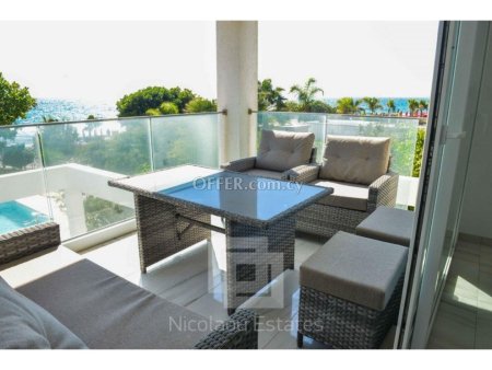 Three bedroom spacious apartment for sale on the seafront of Limassol with unobstructed sea views - 10