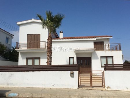 Detached House in Paralimni for Rent