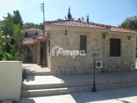 Beautiful Stone House with Pool In Lysos-Paphos