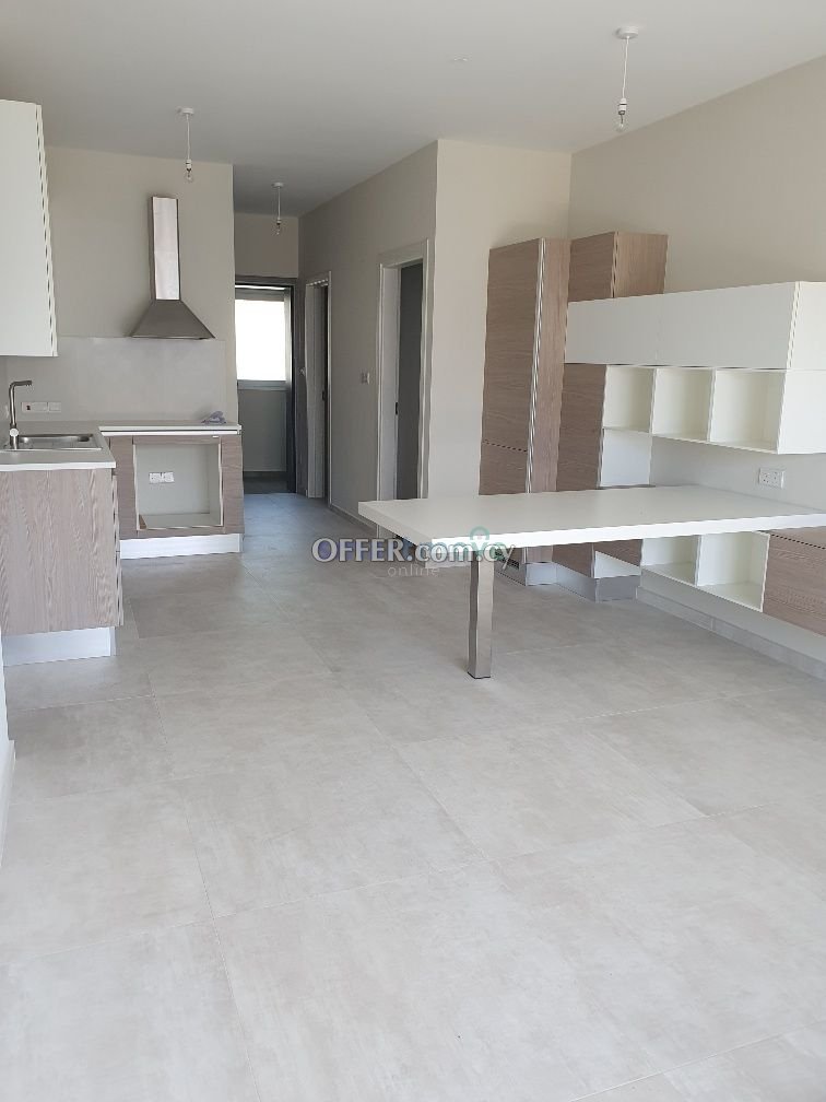 2 Bed Apartment + Office Close to the Sea - 9