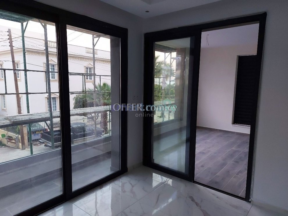 Brand New 2 Bedroom Penthouse Apartment With Roof Garden - 7